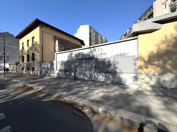 negozio in affitto a Torino in zona Lucento