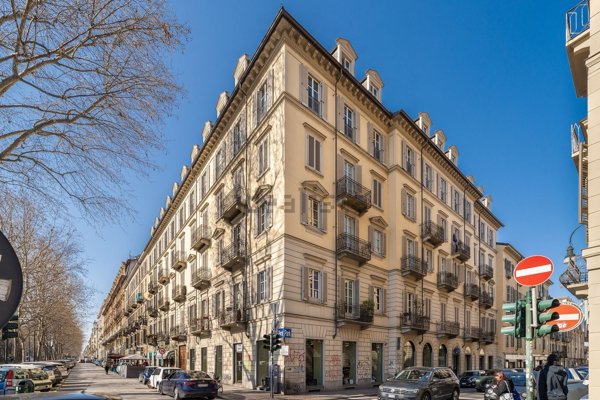 locale commerciale in affitto a Torino