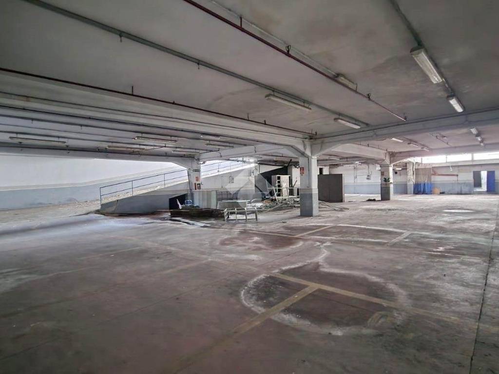 locale commerciale in affitto a Torino in zona Mirafiori Nord