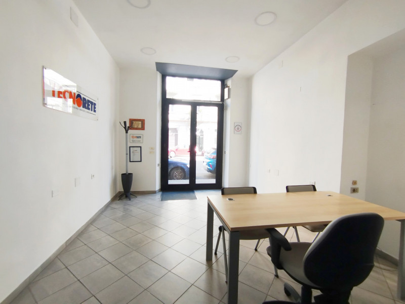 negozio in affitto a Torino in zona Cenisia