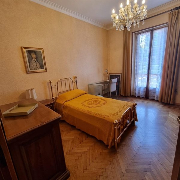 esavano in affitto a Torino