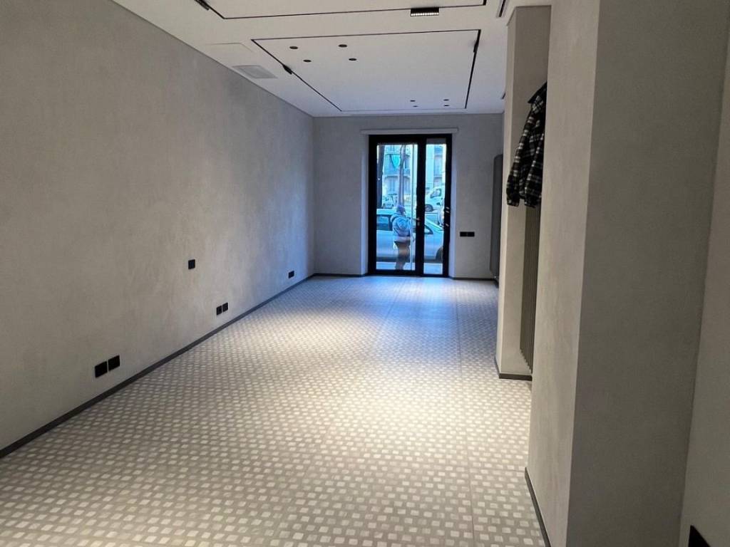 negozio in affitto a Torino in zona Cit Turin