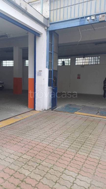 locale commerciale in affitto a Torino in zona Pozzo Strada