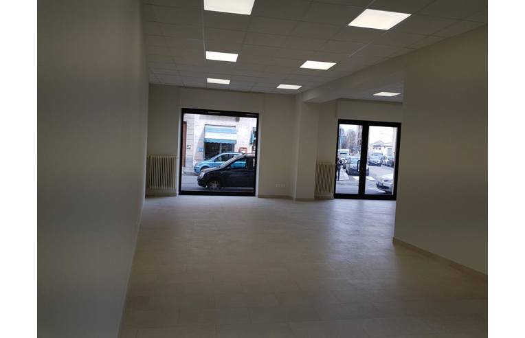 locale commerciale in affitto a Torino in zona Madonna di Campagna