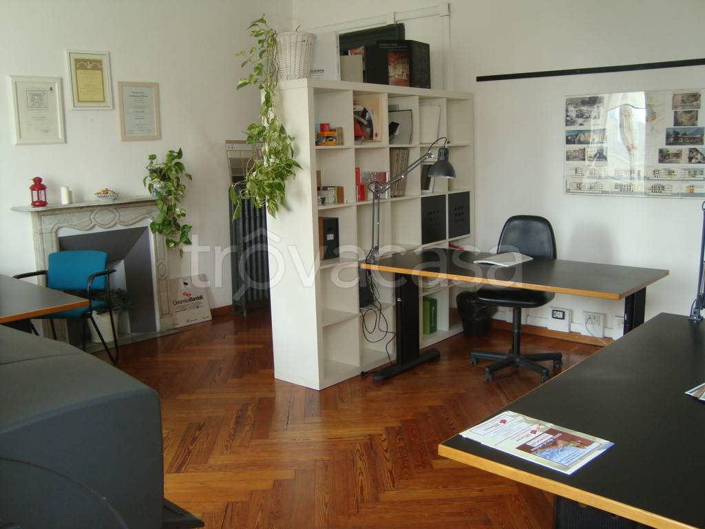 ufficio in affitto a Torino in zona Cit Turin