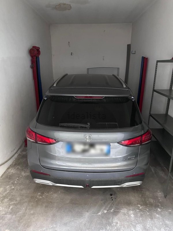 locale di sgombero in affitto a Torino in zona Cit Turin