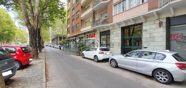 negozio in affitto a Torino in zona Pozzo Strada