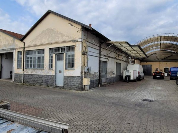 negozio in affitto a Torino in zona Madonna di Campagna