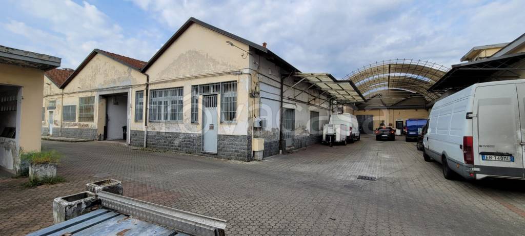 negozio in affitto a Torino in zona Lucento