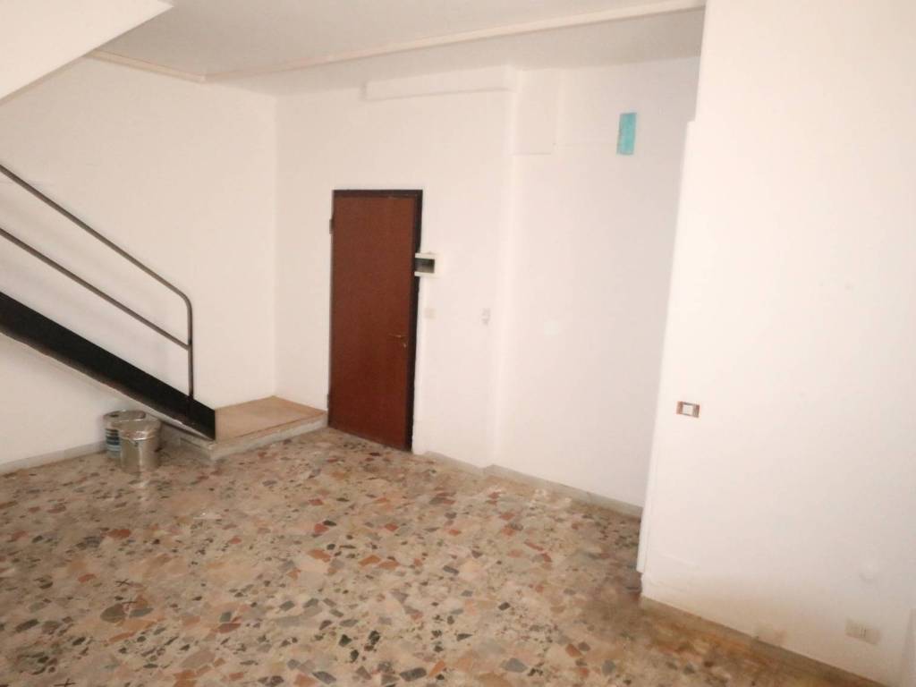 negozio in affitto a Torino in zona Pozzo Strada