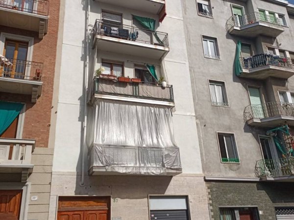 negozio in affitto a Torino in zona Rebaudengo