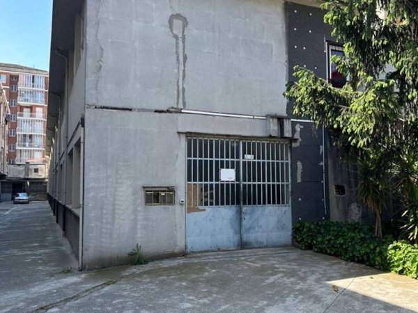 locale commerciale in affitto a Torino in zona Mirafiori Nord