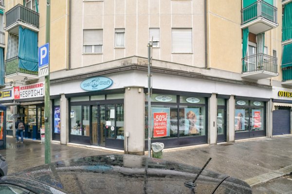 locale commerciale in affitto a Torino