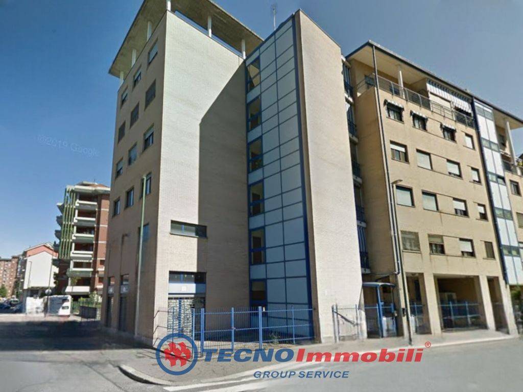 negozio in affitto a Torino in zona Rebaudengo