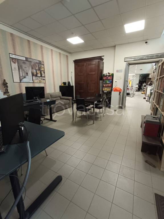 negozio in affitto a Torino