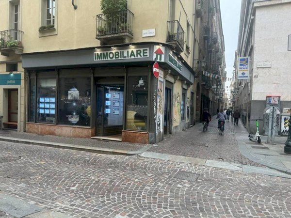 locale commerciale in affitto a Torino