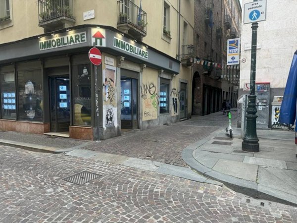 locale commerciale in affitto a Torino