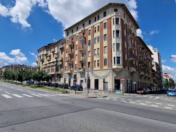 negozio in affitto a Torino in zona Borgata Vittoria