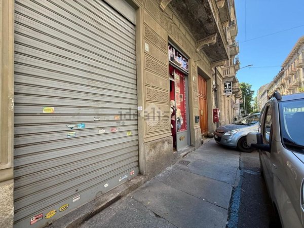 locale commerciale in affitto a Torino in zona Cit Turin