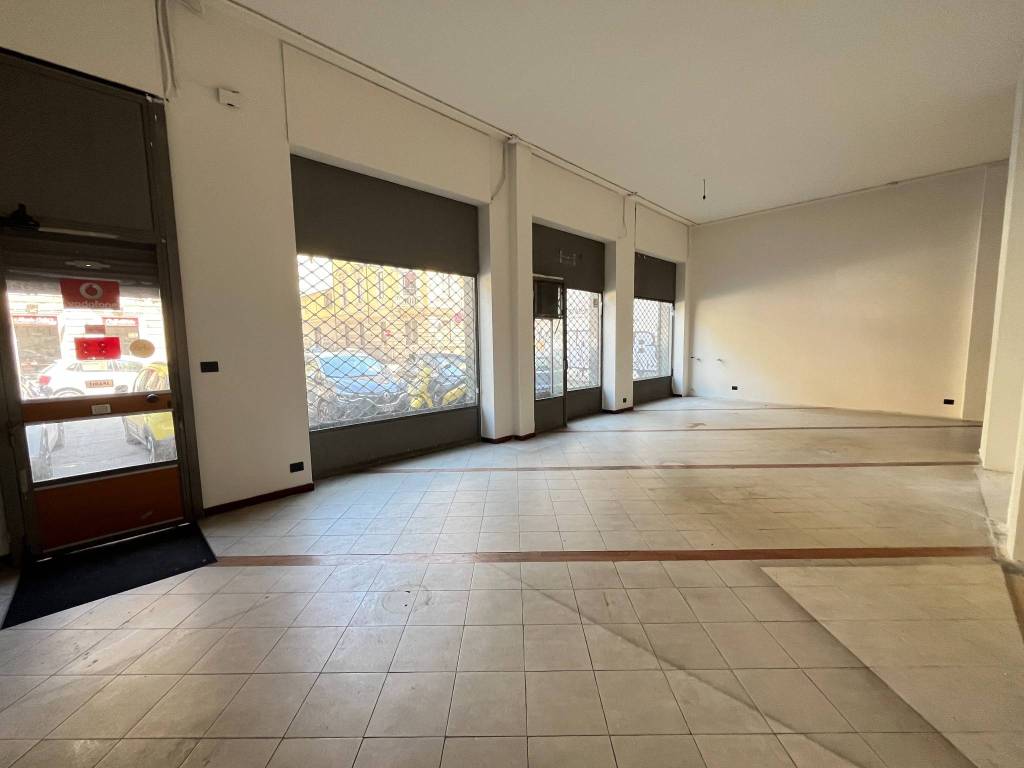 negozio in affitto a Torino in zona San Salvario