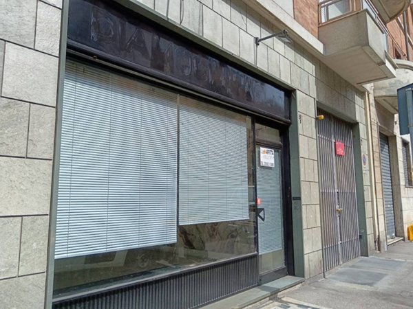 negozio in affitto a Torino in zona Cenisia