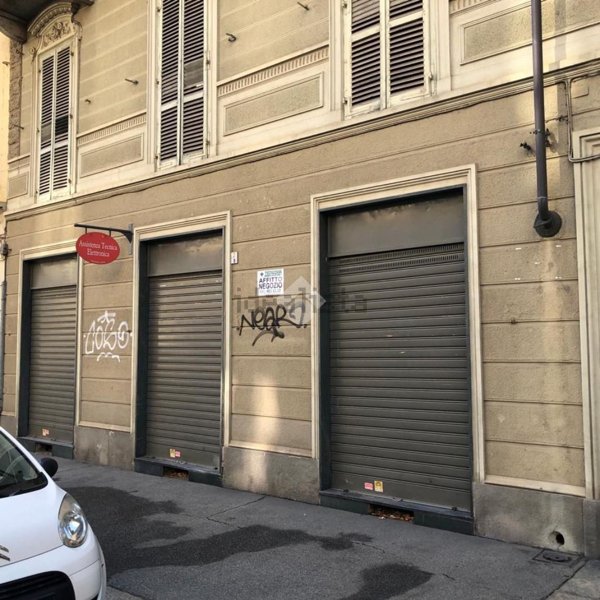 negozio in affitto a Torino in zona Pozzo Strada