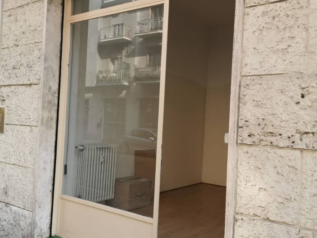 negozio in affitto a Torino in zona Vanchiglia
