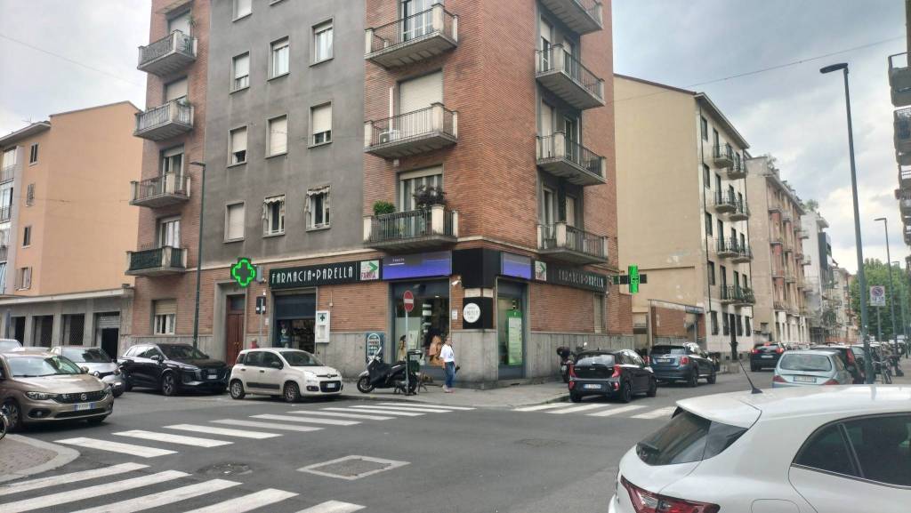 negozio in affitto a Torino in zona Parella
