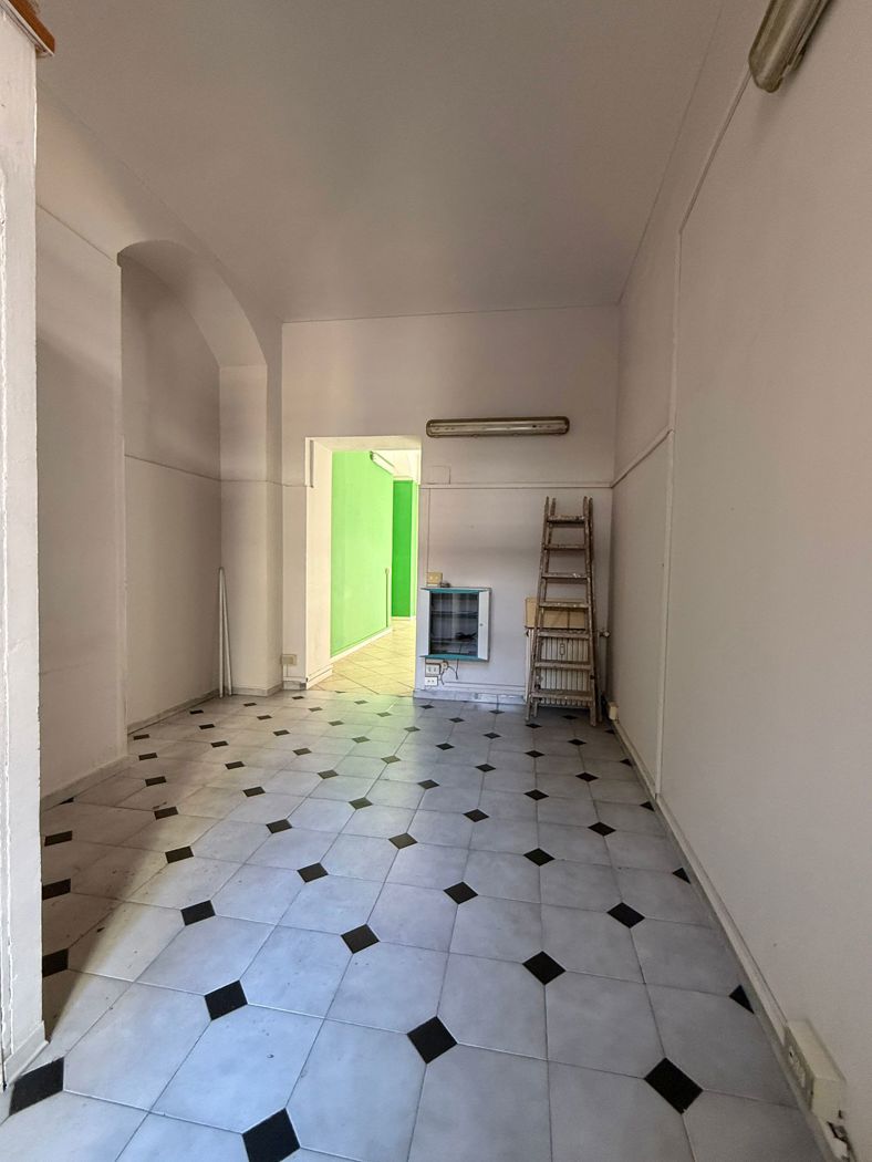 negozio in affitto a Torino in zona Cit Turin