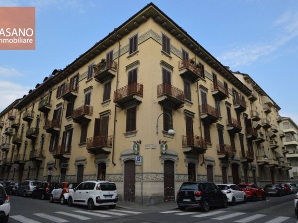 negozio in affitto a Torino in zona Cit Turin