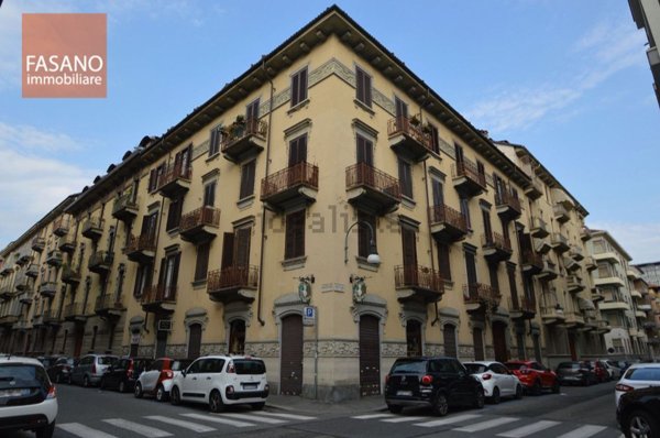 negozio in affitto a Torino in zona Cit Turin