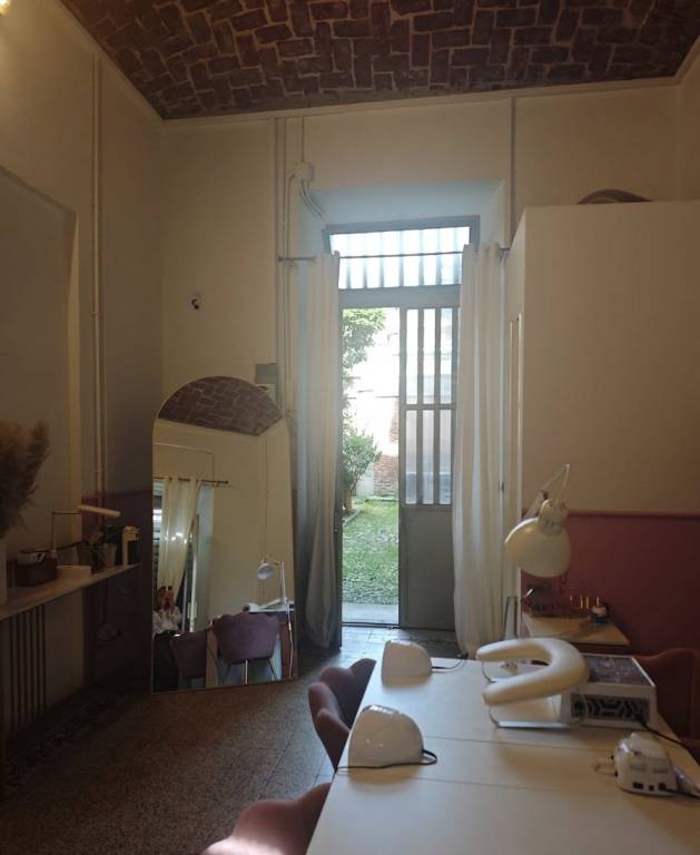 negozio in affitto a Torino in zona Aurora