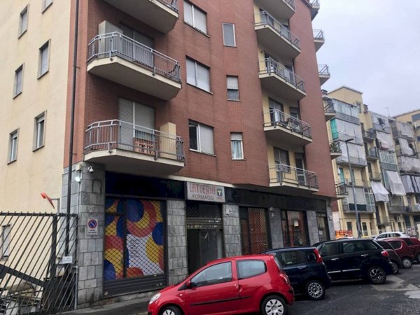 negozio in affitto a Torino in zona Rebaudengo