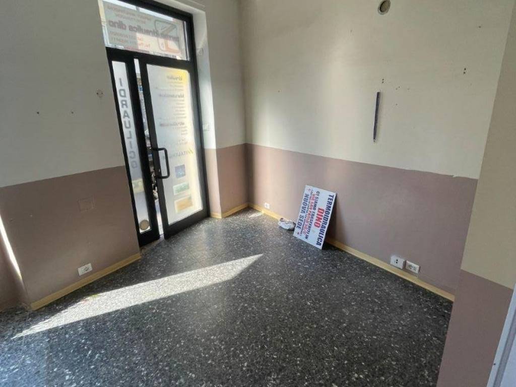 negozio in affitto a Torino in zona Borgo San Paolo