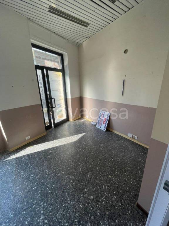 negozio in affitto a Torino in zona Borgo San Paolo
