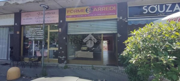 negozio in affitto a Torino in zona Regio Parco