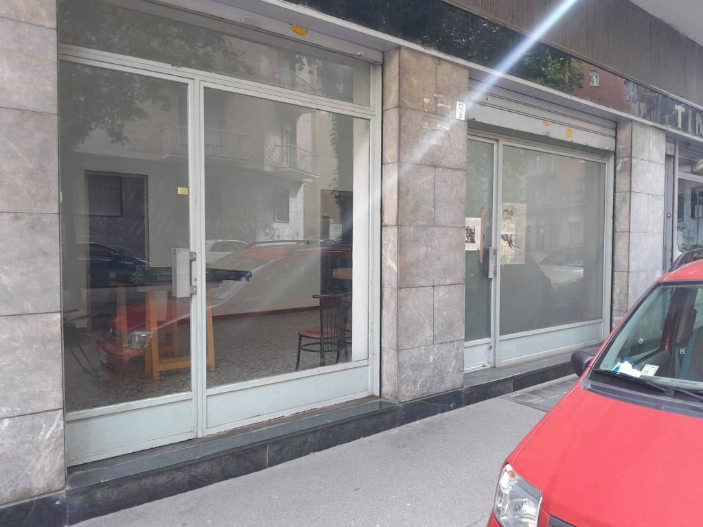 negozio in affitto a Torino in zona Vanchiglia