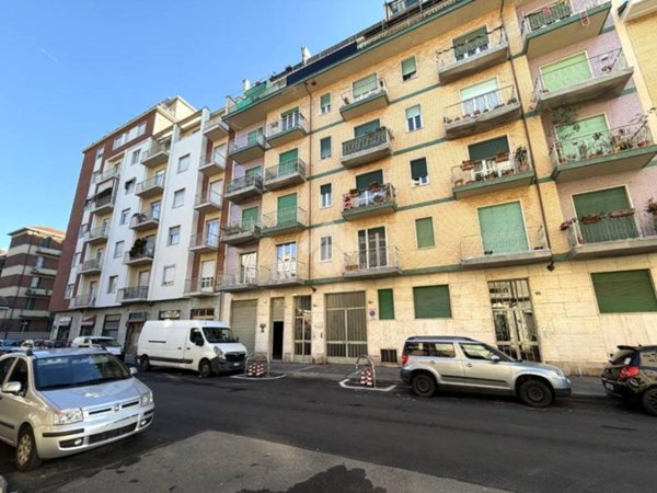 negozio in affitto a Torino in zona Borgata Vittoria