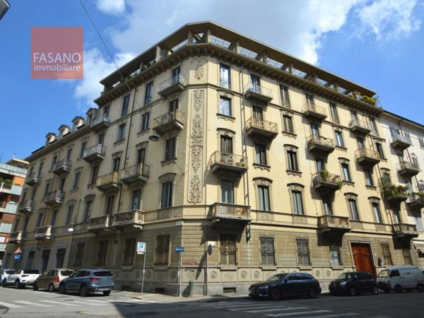 negozio in affitto a Torino in zona Cit Turin