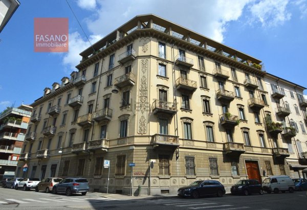 negozio in affitto a Torino in zona Cit Turin