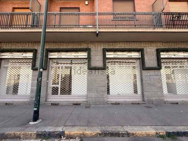locale commerciale in affitto a Torino in zona Madonna di Campagna