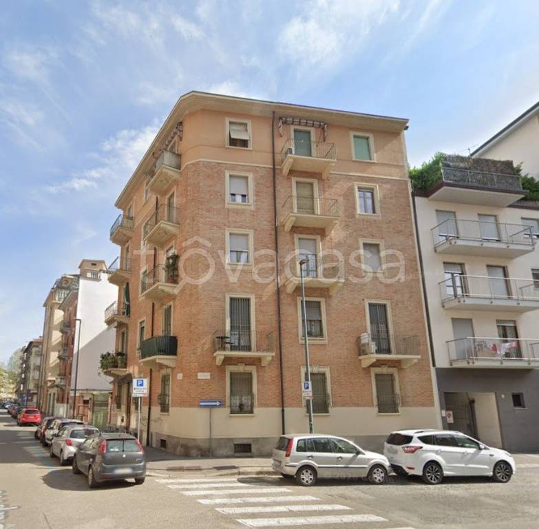 appartamento in affitto a Torino in zona Cit Turin