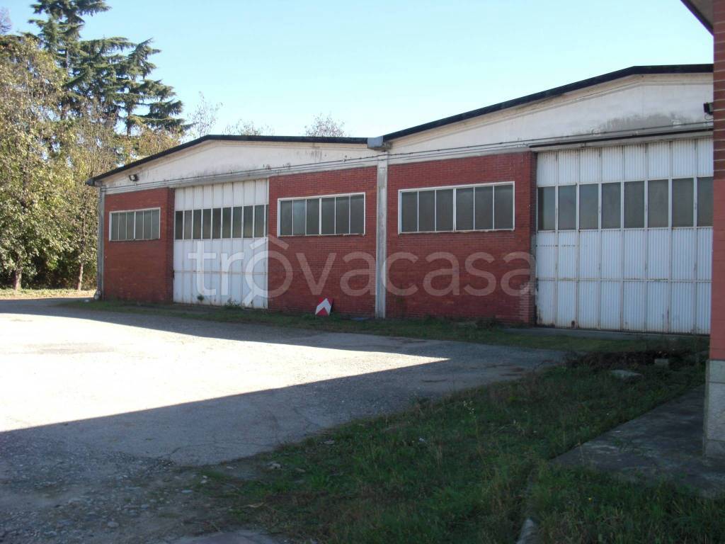 locale commerciale in affitto a Torino in zona Falchera