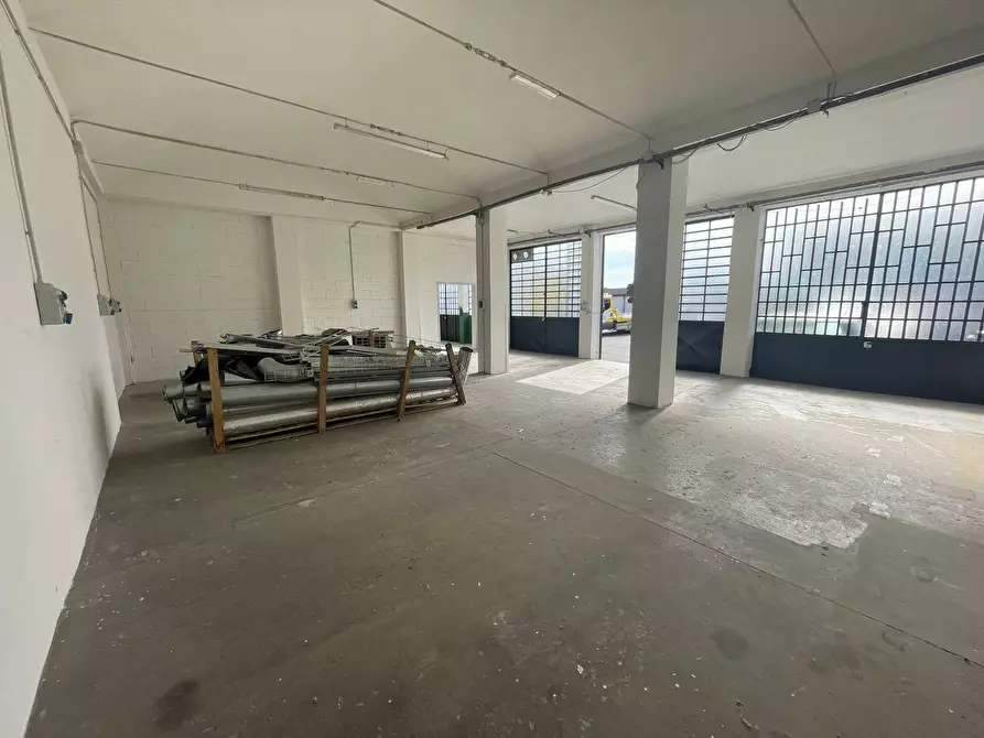 negozio in affitto a Torino in zona Rebaudengo