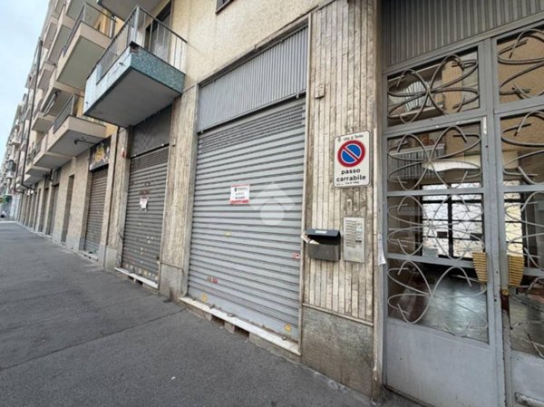 negozio in affitto a Torino in zona Lucento