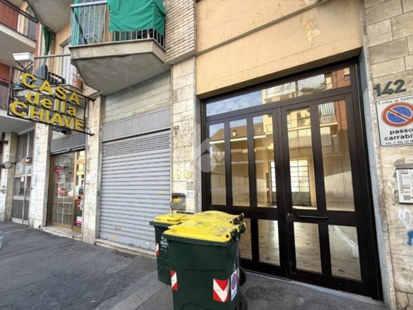 negozio in affitto a Torino in zona Lucento