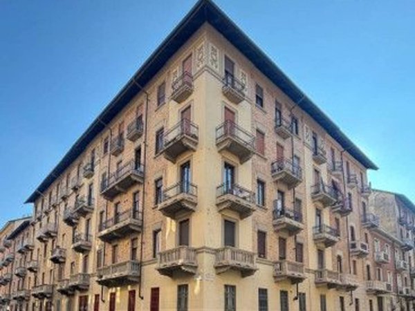 negozio in affitto a Torino in zona Cenisia