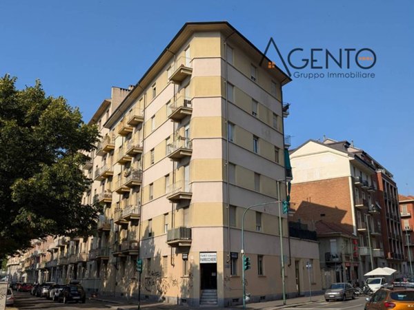 negozio in affitto a Torino in zona Parella