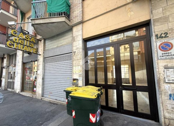 negozio in affitto a Torino in zona Lucento