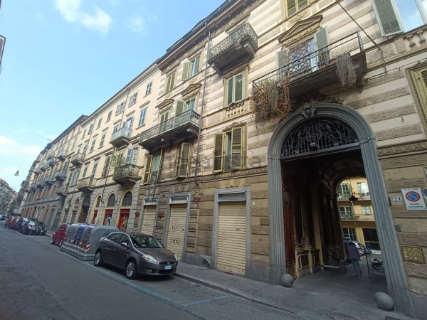locale commerciale in affitto a Torino in zona San Salvario
